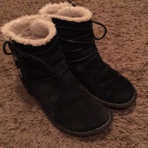 Ugg suede booties with shearling lining - 8